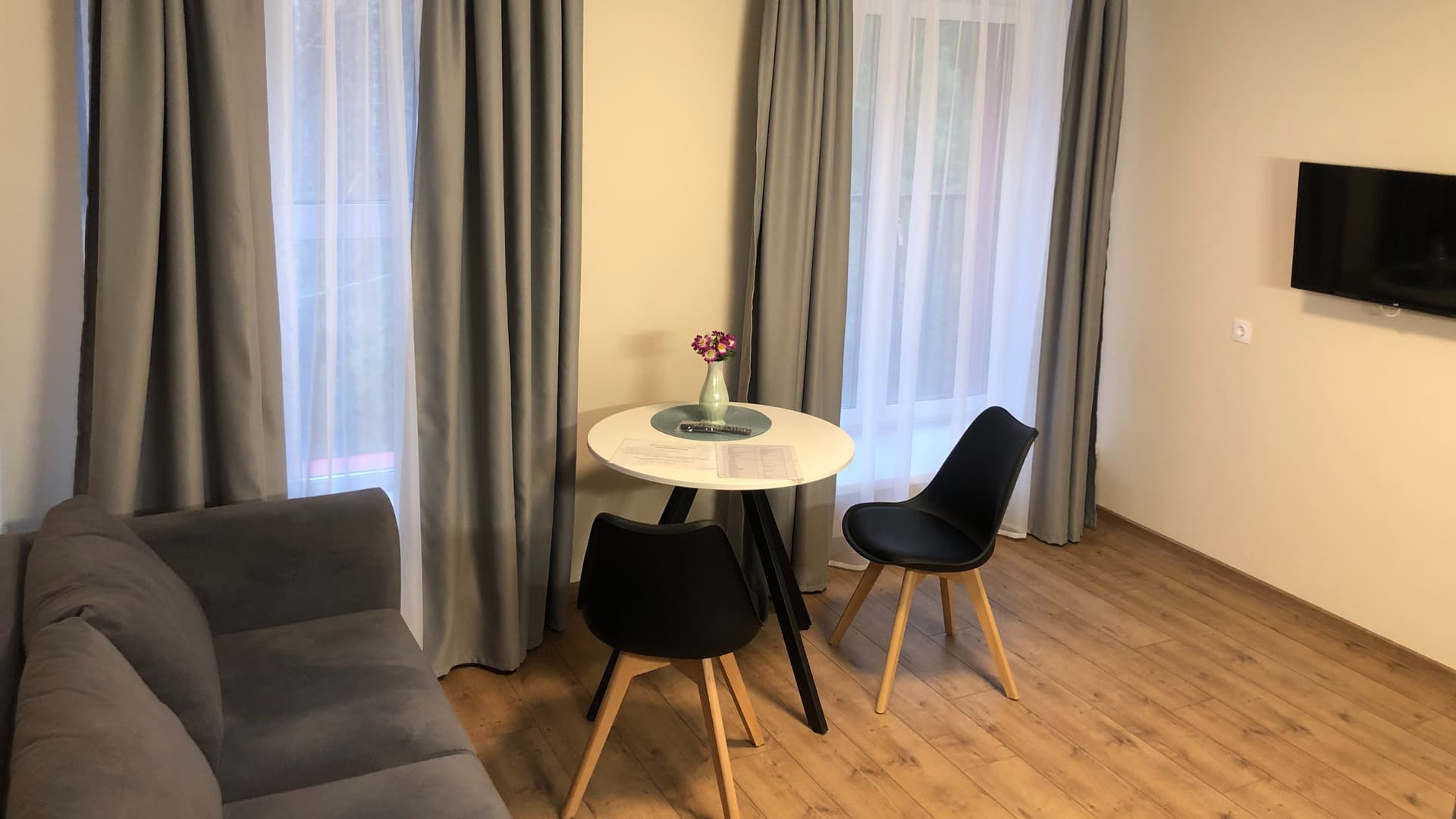 Двухместный двухкомнатный номер - фото 1